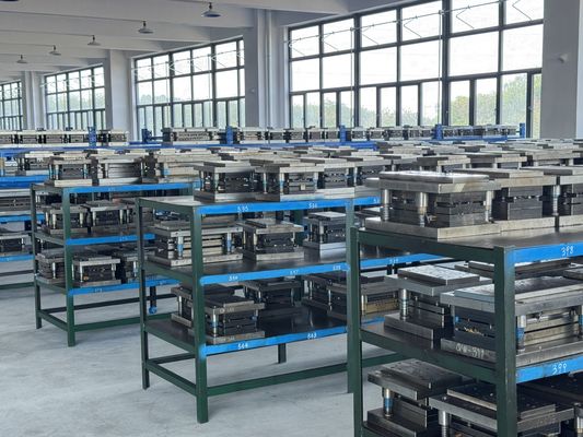 โลหะปลาย Crimping โมลด์กับ Punching SPM 200 และประหยัดวัสดุ 10% สําหรับเครื่องพิมพ์ความเร็วสูง